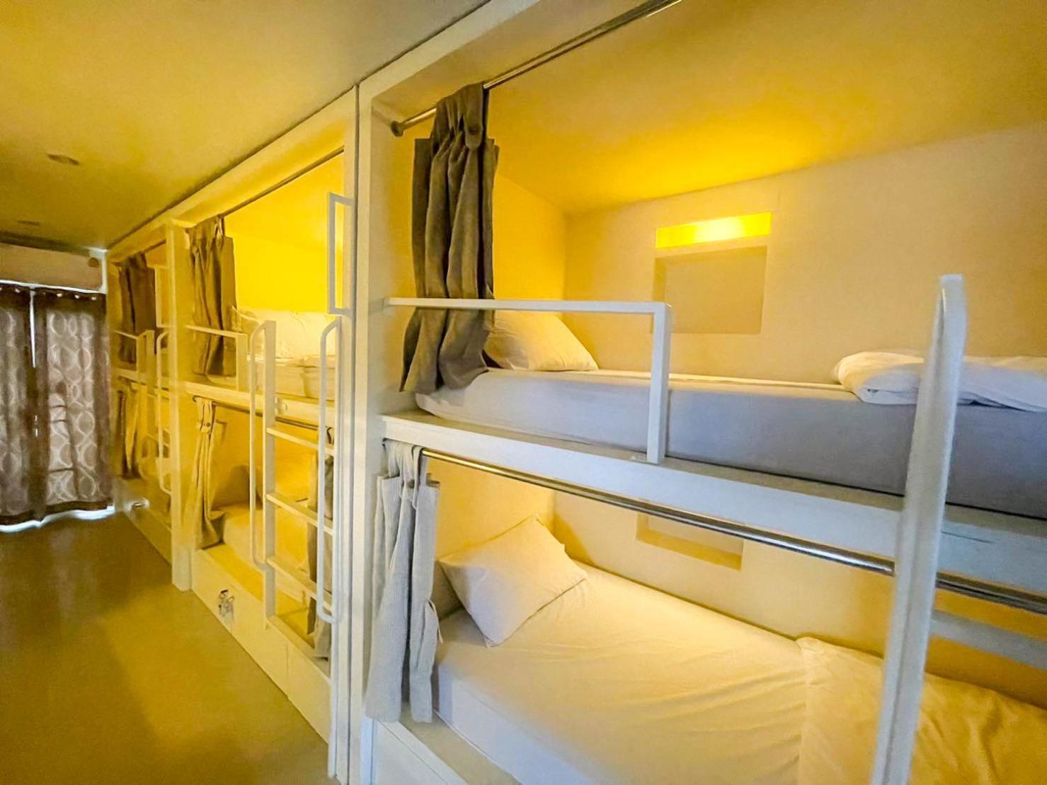 Hug Backpackers Hostal *
